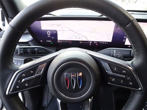 Used 2025 Buick Enclave Preferred image 20