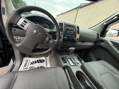 Used 2012 Nissan Frontier SL AWD/4WD image 18