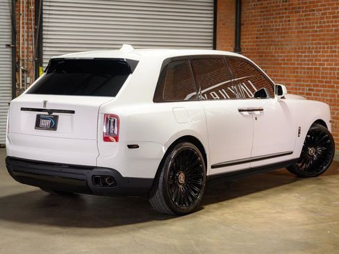 Used 2019 Rolls-Royce Cullinan image 20