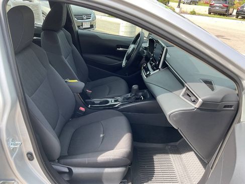 Used 2021 Toyota Corolla LE FWD image 46