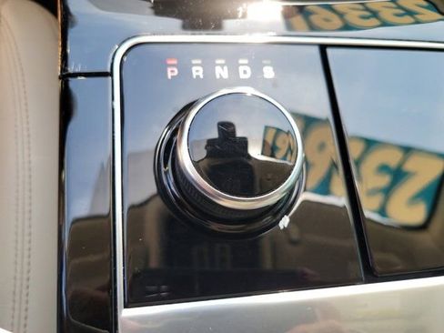 Used 2020 Land Rover Range Rover Velar S AWD/4WD image 27