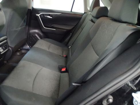Used 2021 Toyota RAV4 XLE w/ Convenience Package AWD/4WD image 4