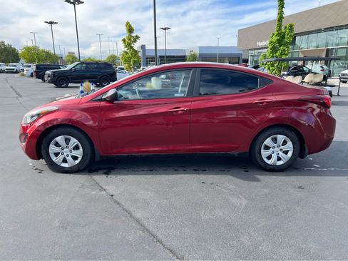 Used 2016 Hyundai Elantra SE image 12