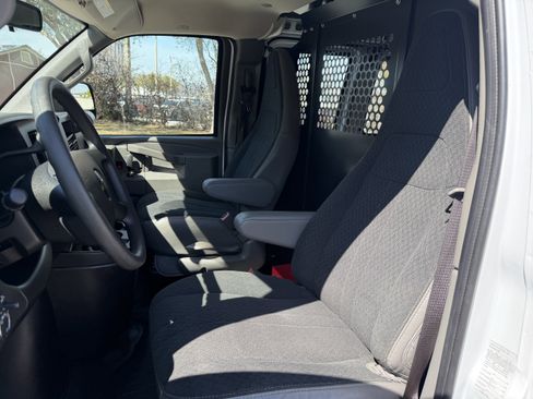 Used 2024 Chevrolet Express 2500 w/ Driver Convenience Package image 18