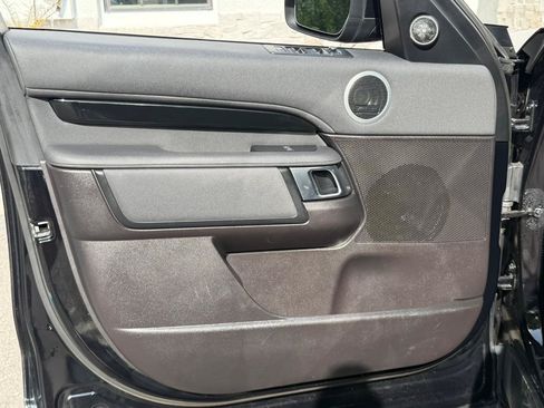 Used 2018 Land Rover Discovery SE AWD/4WD image 25