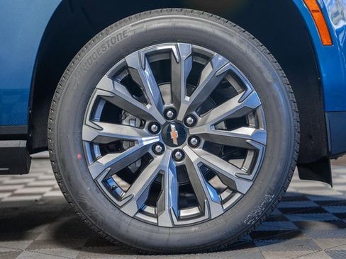 New 2026 Chevrolet Suburban High Country image 21