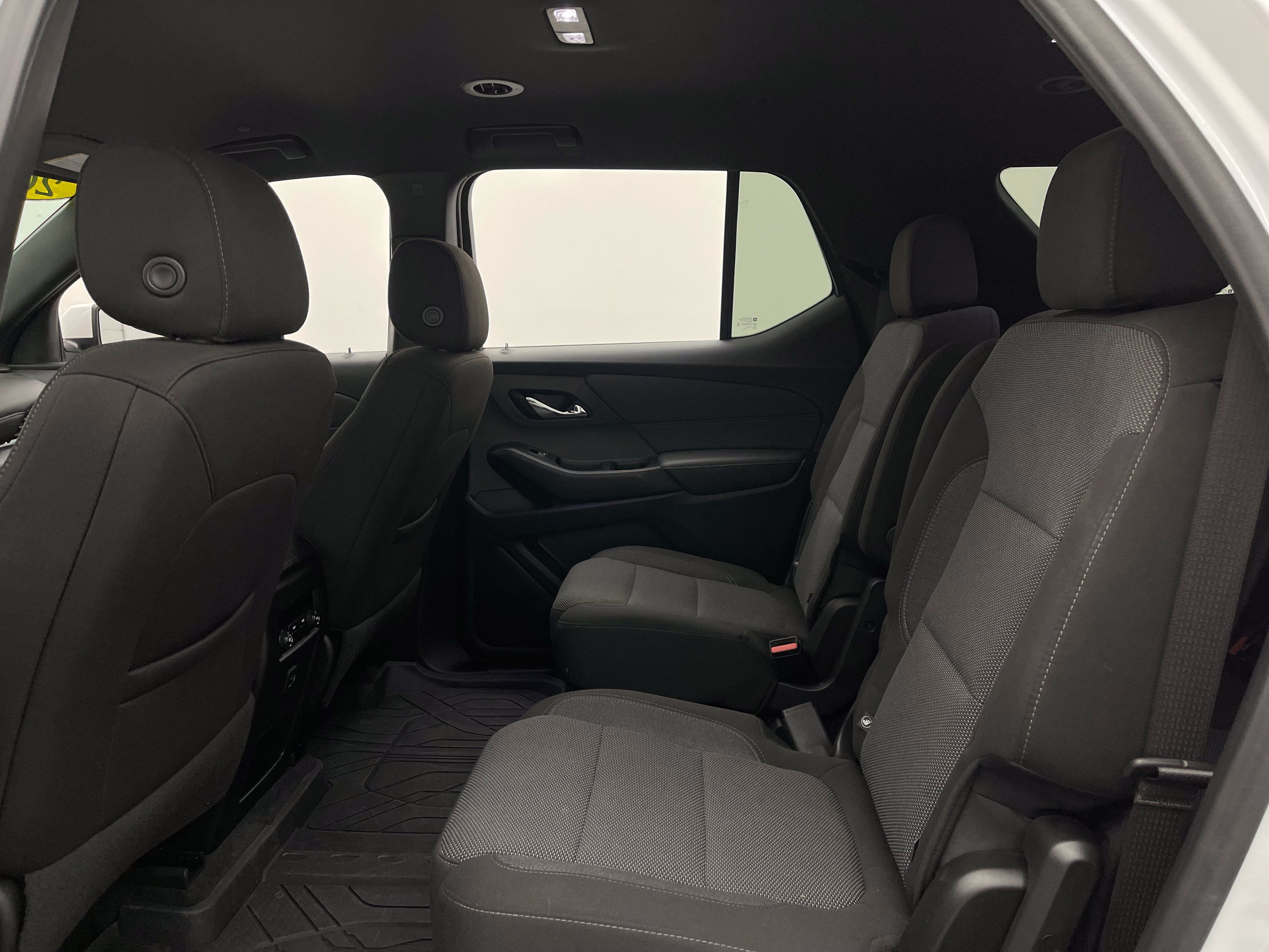 Used 2023 Chevrolet Traverse LT FWD image 41