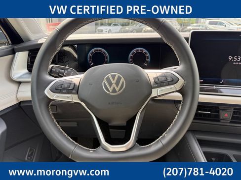 Certified 2025 Volkswagen Tiguan SE AWD/4WD image 32