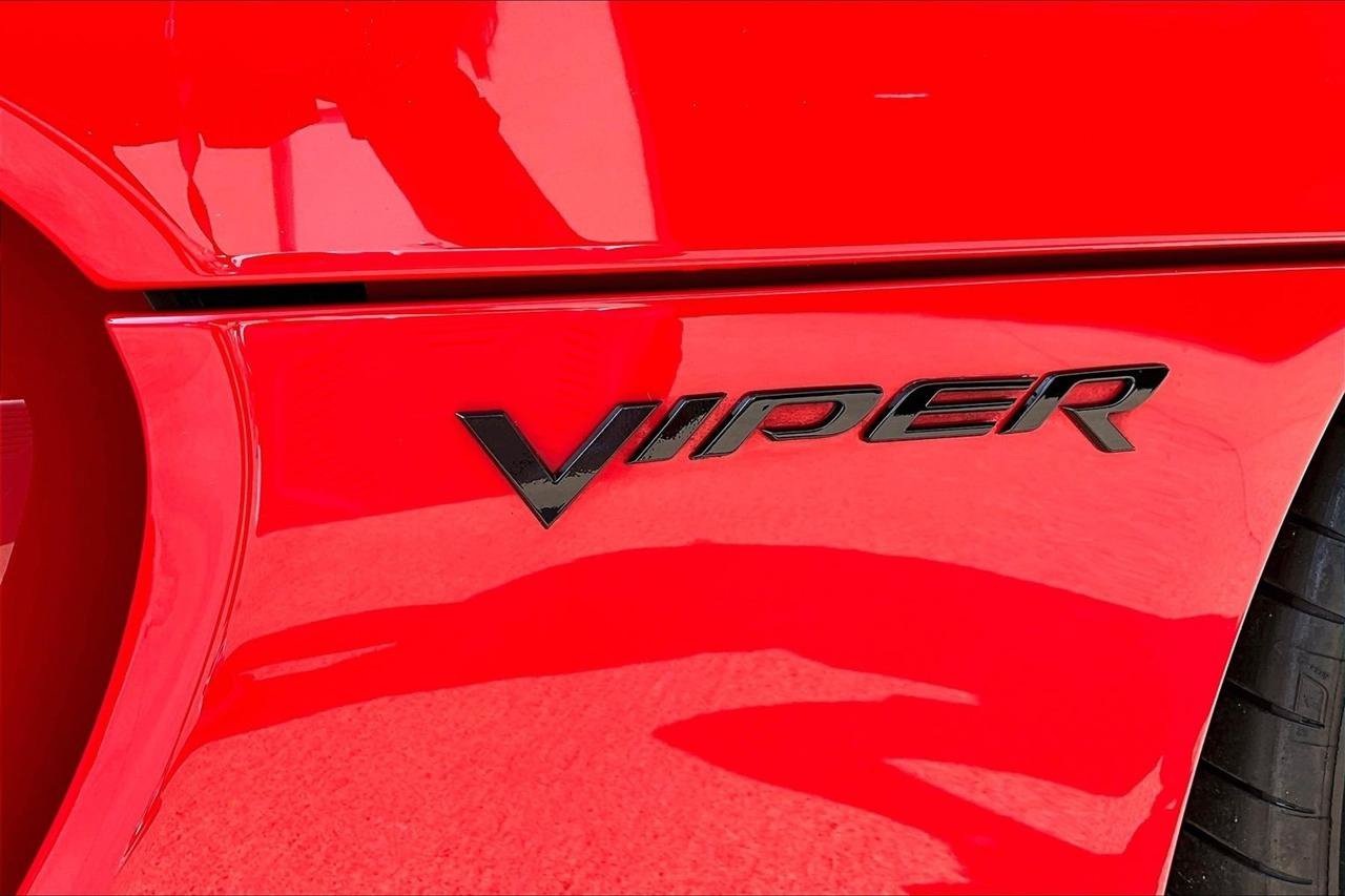Used 2016 Dodge Viper SRT-10 RWD image 25