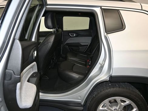 Used 2024 Jeep Compass Latitude AWD/4WD image 21