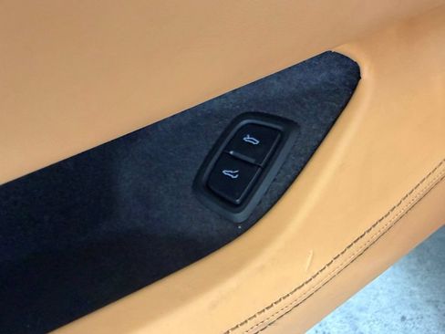 Used 2021 Chevrolet Corvette Stingray Premium Conv w/ Z51 Performance Package RWD image 31