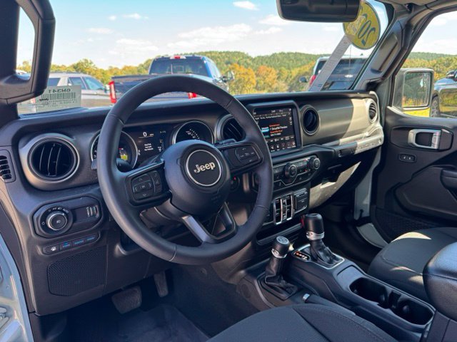 Used 2023 Jeep Wrangler Unlimited w/ Cold Weather Group AWD/4WD image 25