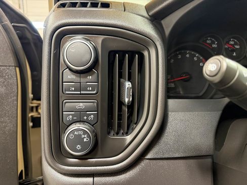 Used 2023 Chevrolet Silverado 1500 Custom Trail Boss AWD/4WD image 15