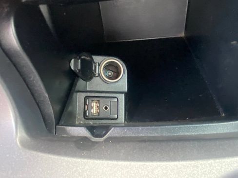 Used 2017 Toyota Camry LE w/ Moonroof Package FWD image 18