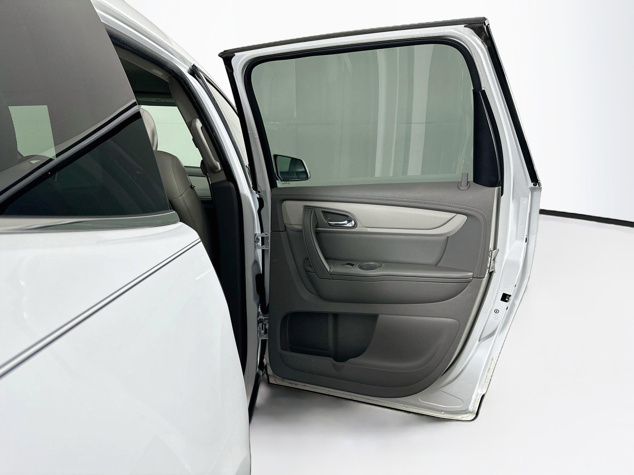 Used 2016 Chevrolet Traverse LT FWD image 31