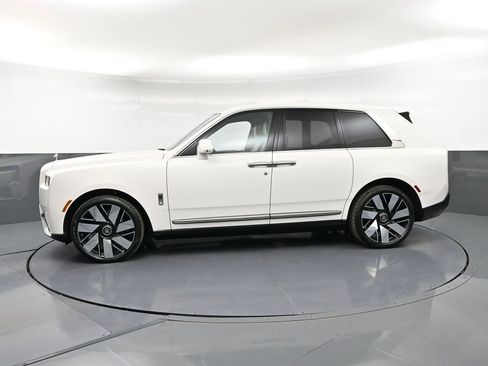 New 2026 Rolls-Royce Cullinan AWD/4WD image 2