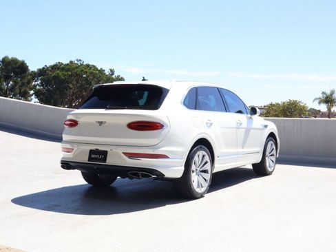 Certified 2023 Bentley Bentayga AWD/4WD image 12