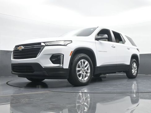 Used 2022 Chevrolet Traverse LS image 53