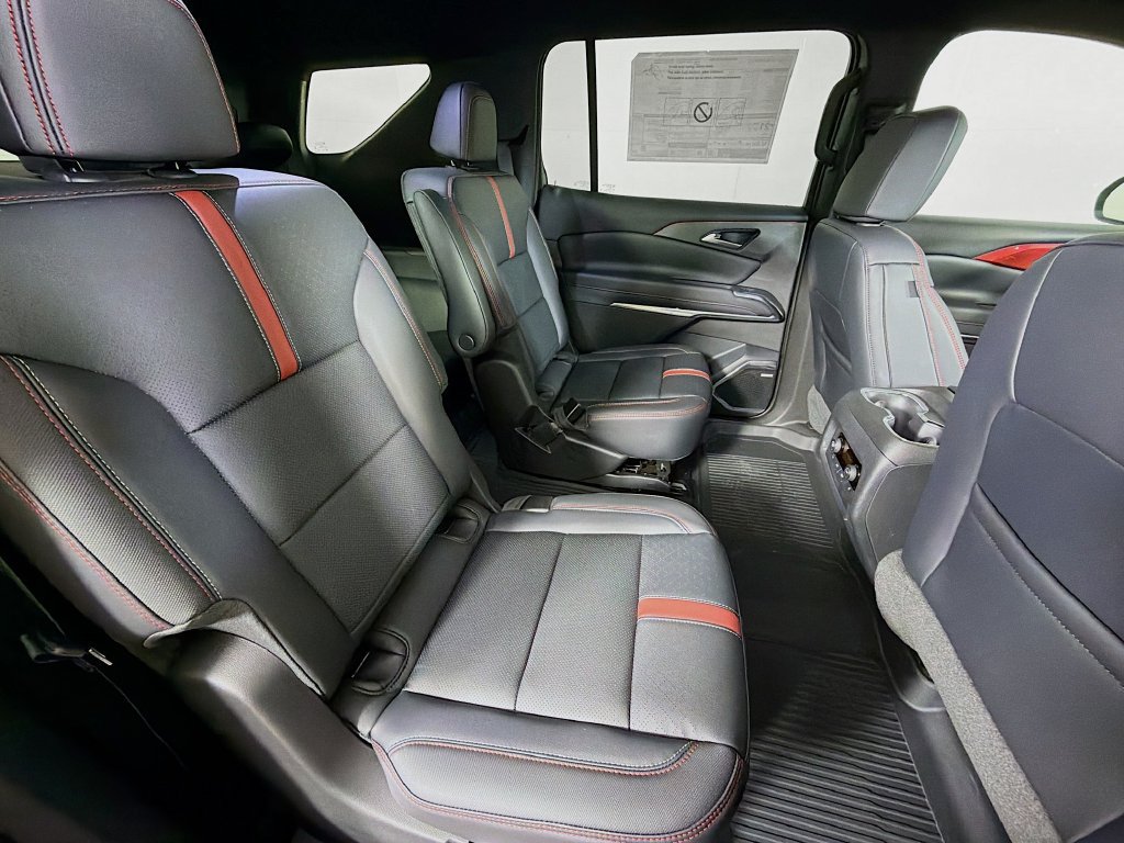 New 2026 Chevrolet Traverse RS w/ LPO, Floor Liner Package AWD/4WD image 25