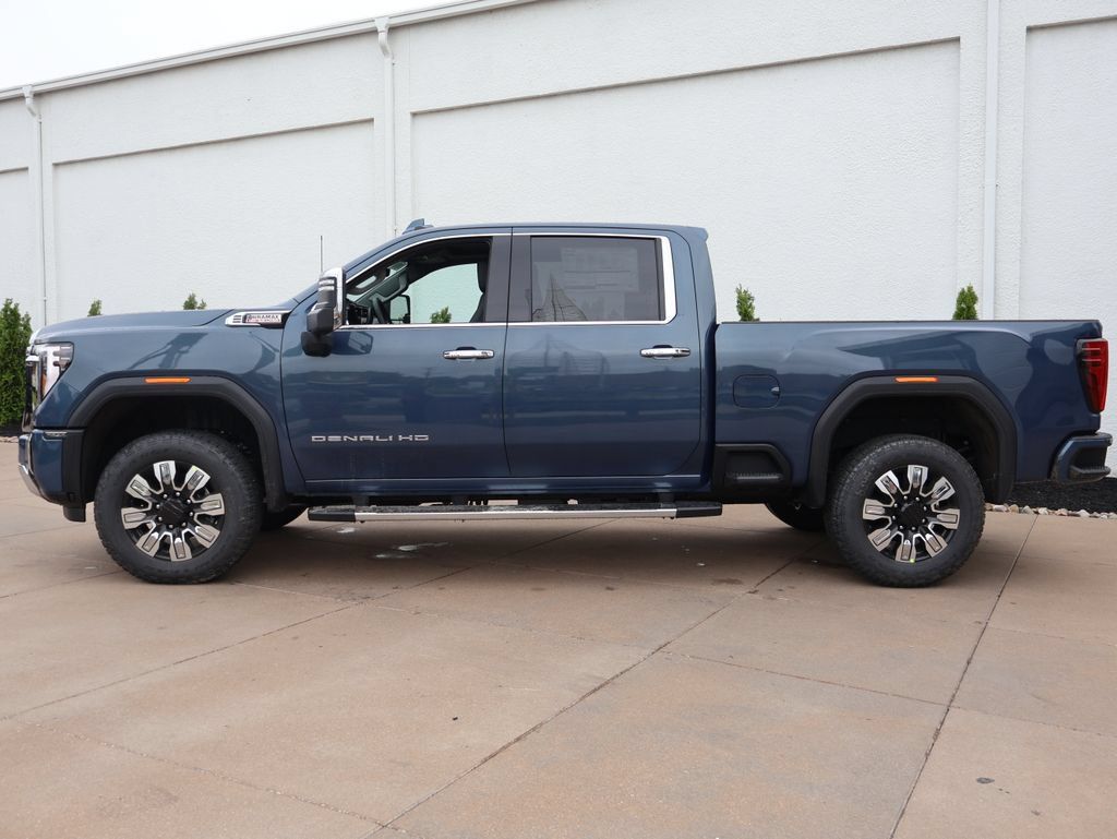 New 2026 GMC Sierra 2500 Denali w/ Denali Reserve Package AWD/4WD image 3