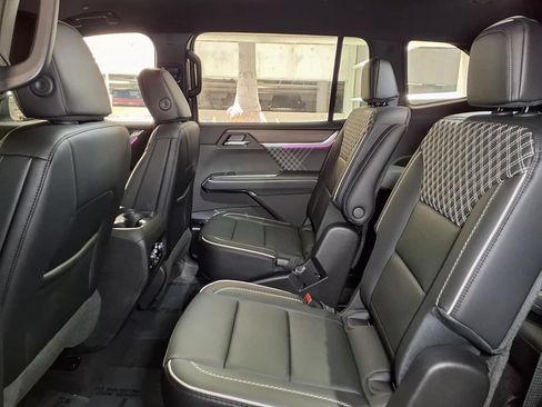 New 2026 GMC Acadia Denali w/ Super Cruise Package FWD image 10