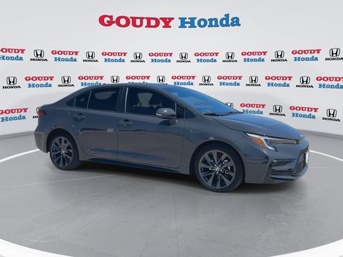 Used 2026 Toyota Corolla XSE FWD image 2