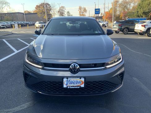 Used 2025 Volkswagen Jetta Sport image 2