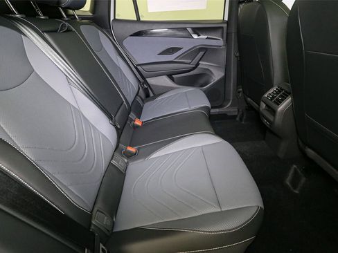 New 2026 Volkswagen Tiguan SE R-Line AWD/4WD image 18