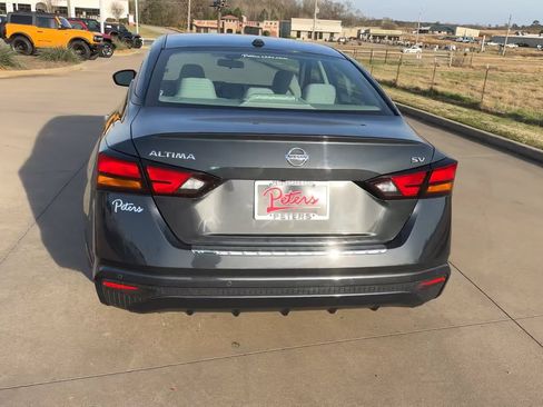 Used 2022 Nissan Altima 2.5 SV FWD image 8