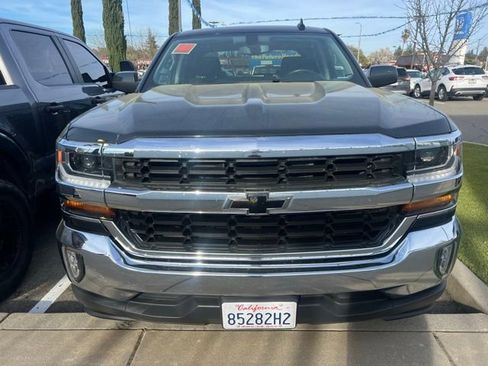 Used 2018 Chevrolet Silverado 1500 LT w/ LT Eassist Package image 4
