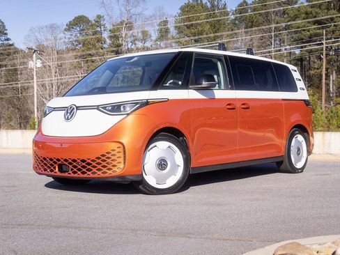 Used 2025 Volkswagen ID. Buzz 1st Edition AWD/4WD image 2