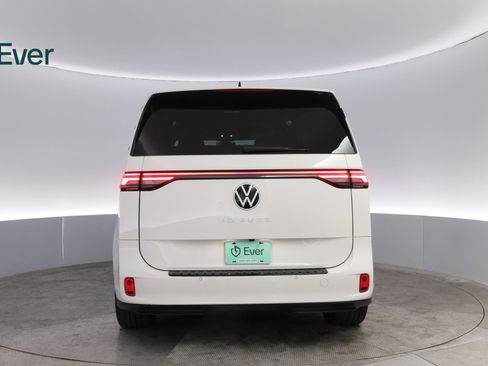 Used 2025 Volkswagen ID. Buzz Pro S RWD image 15