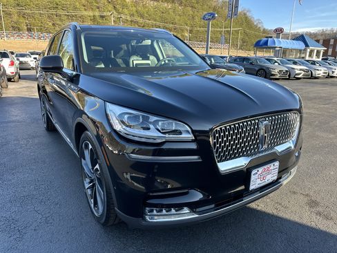Used 2020 Lincoln Aviator Reserve w/ Equipment Group 202A image 2