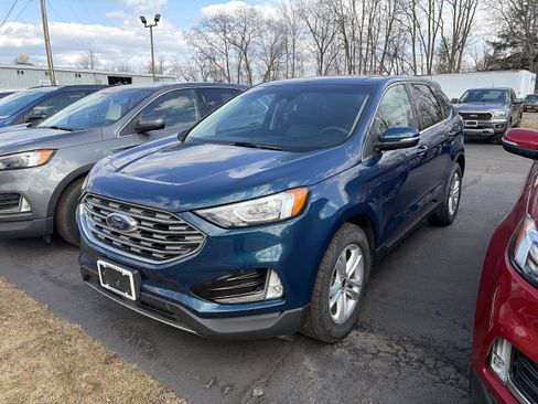 Used 2020 Ford Edge SEL w/ Convenience Package image 4