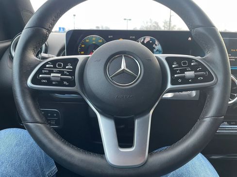 Used 2020 Mercedes-Benz GLB 250 4MATIC image 6