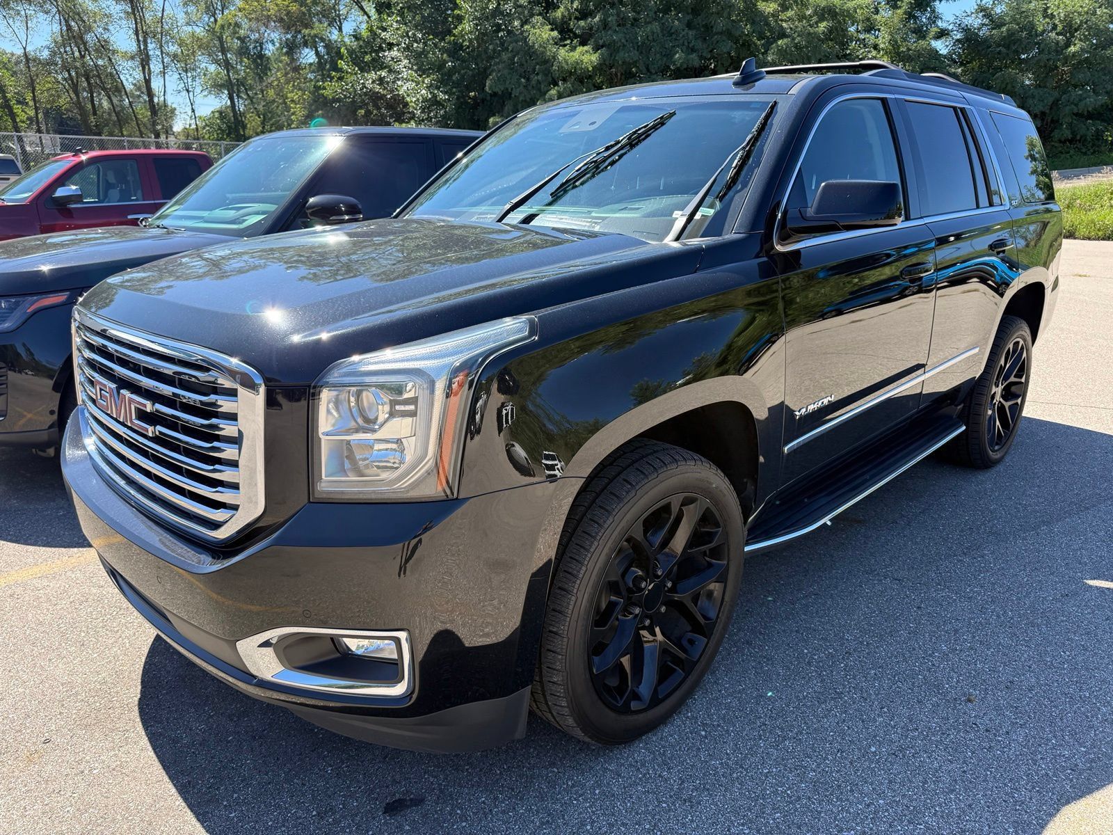 Used 2020 GMC Yukon SLT w/ Premium Edition AWD/4WD image 5