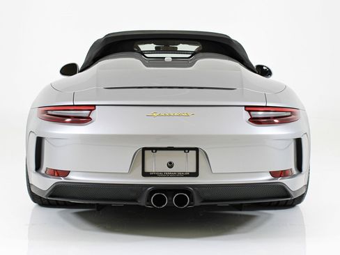 Used 2019 Porsche 911 Speedster RWD image 9