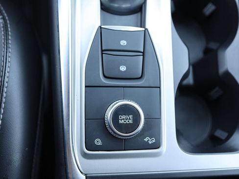 Used 2022 Ford Explorer XLT AWD/4WD image 34