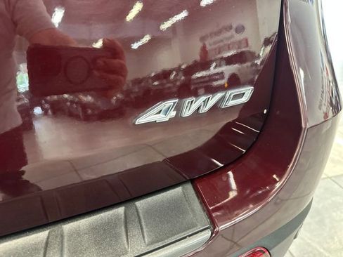 Used 2022 Ford Explorer XLT w/ Equipment Group 202A AWD/4WD image 11