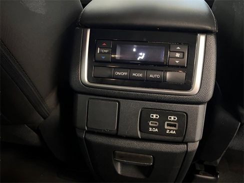 Used 2024 Subaru Ascent Premium w/ Convenience Package image 15