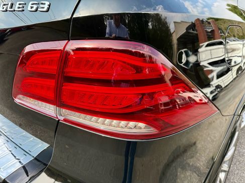 Used 2017 Mercedes-Benz GLE 63 AMG 4MATIC w/ Premium 3 Package image 18