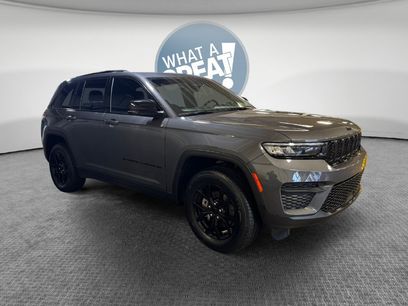 Used 2024 Jeep Grand Cherokee Altitude
