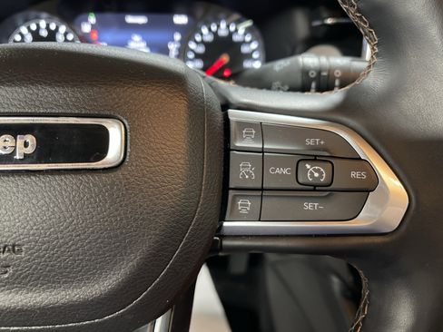 Used 2022 Jeep Compass Limited image 18