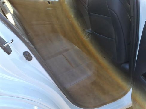 Certified 2022 Lexus UX 250h F Sport image 10