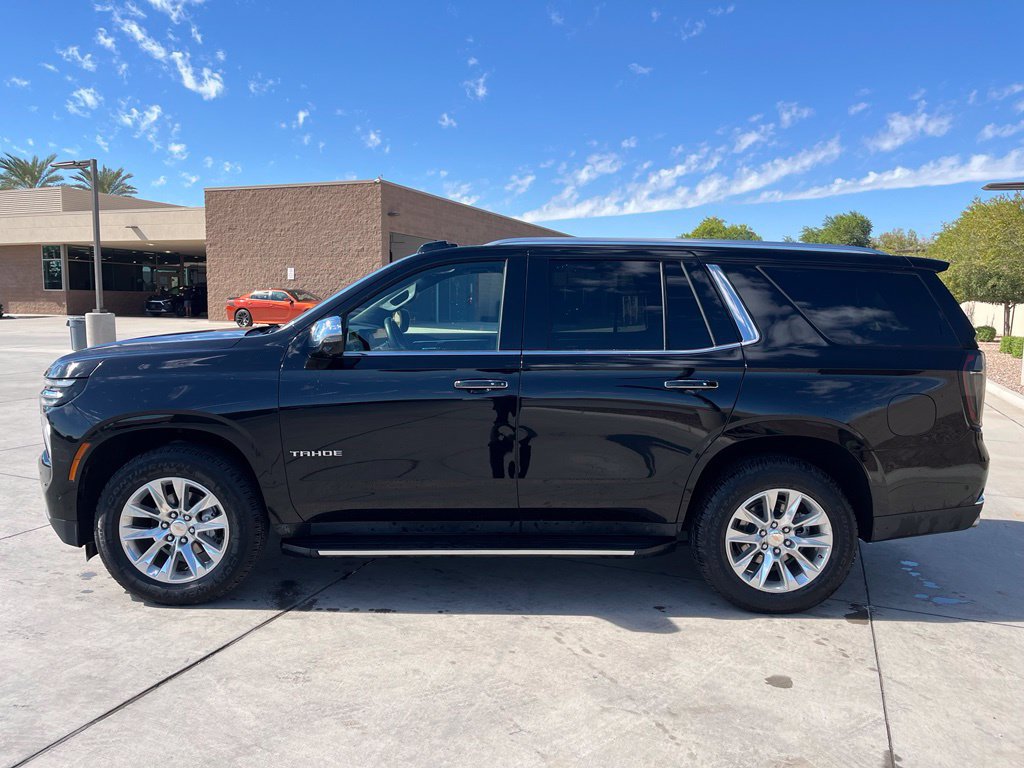 Used 2025 Chevrolet Tahoe Premier AWD/4WD image 11