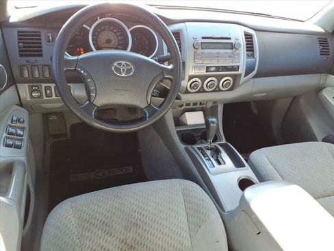 Used 2011 Toyota Tacoma PreRunner image 16