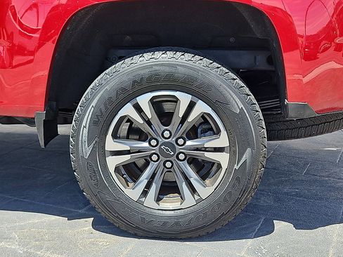 Used 2021 Chevrolet Colorado Z71 AWD/4WD image 5