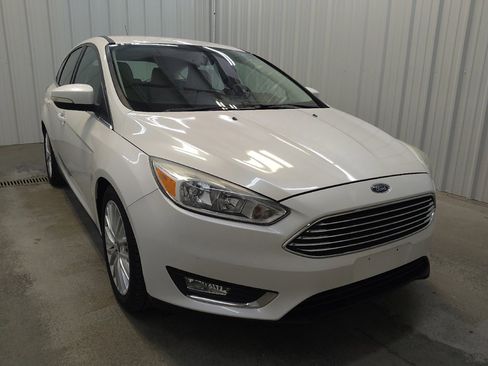 Used 2016 Ford Focus Titanium FWD image 13