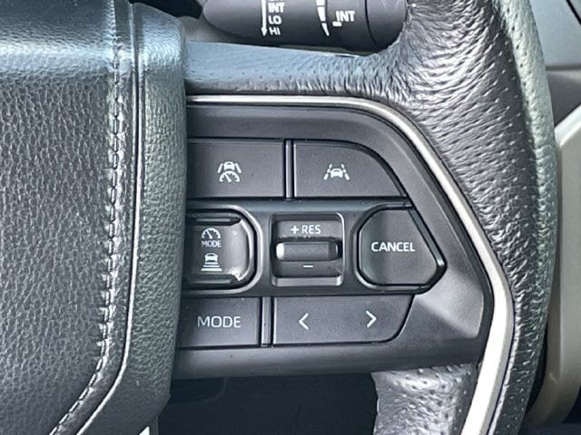 Used 2025 Toyota Tacoma TRD Off-Road AWD/4WD image 14