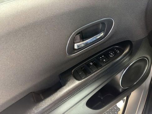 Used 2022 Honda HR-V EX image 17
